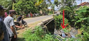 Ngantuk di Jalan, Truk Grand Mineral Terjun ke Sungai Pundui