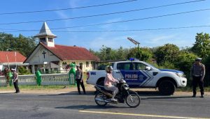 Satlantas Polres Pesawaran Antisipasi Kemacetan Saat Ibadah Minggu Umat Kristiani di Gedong Tataan