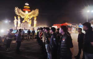 Tiap Malam Minggu Macet? Polres Pesawaran Turun Tangan di Tugu Pengantin!