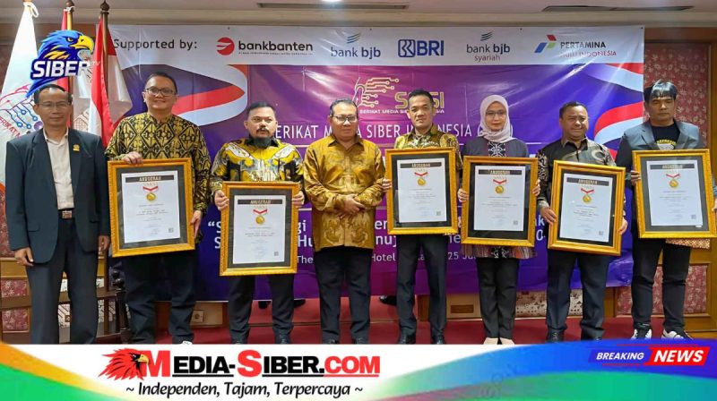 Supremasi Hukum Dibangkitkan! Konvensi Nasional SMSI 2025 Sematkan Pin Emas untuk Jaksa Agung dan Puluhan Tokoh Nasional